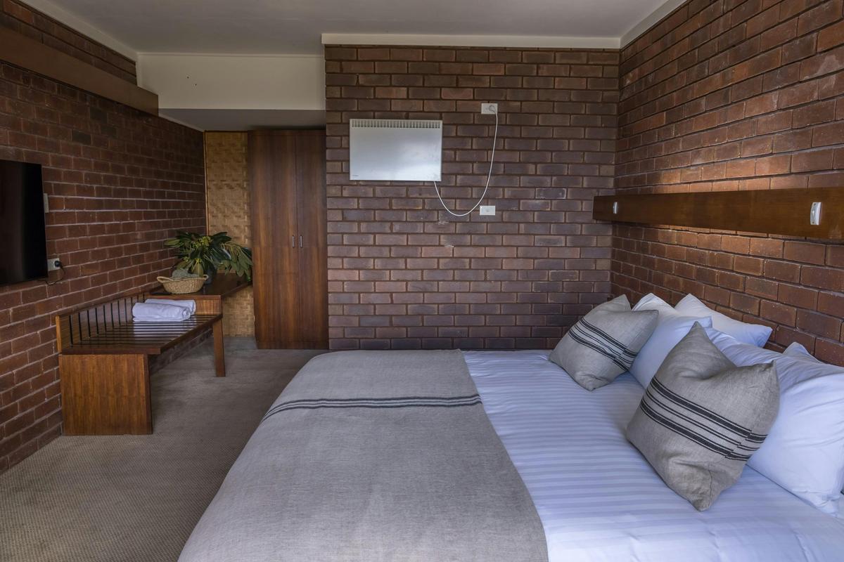 Sunrise Room