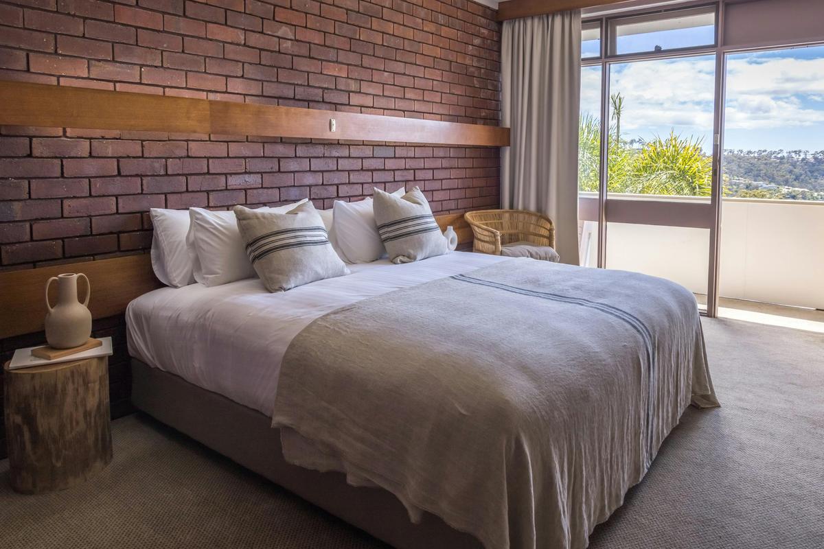 Lookout Deluxe Room