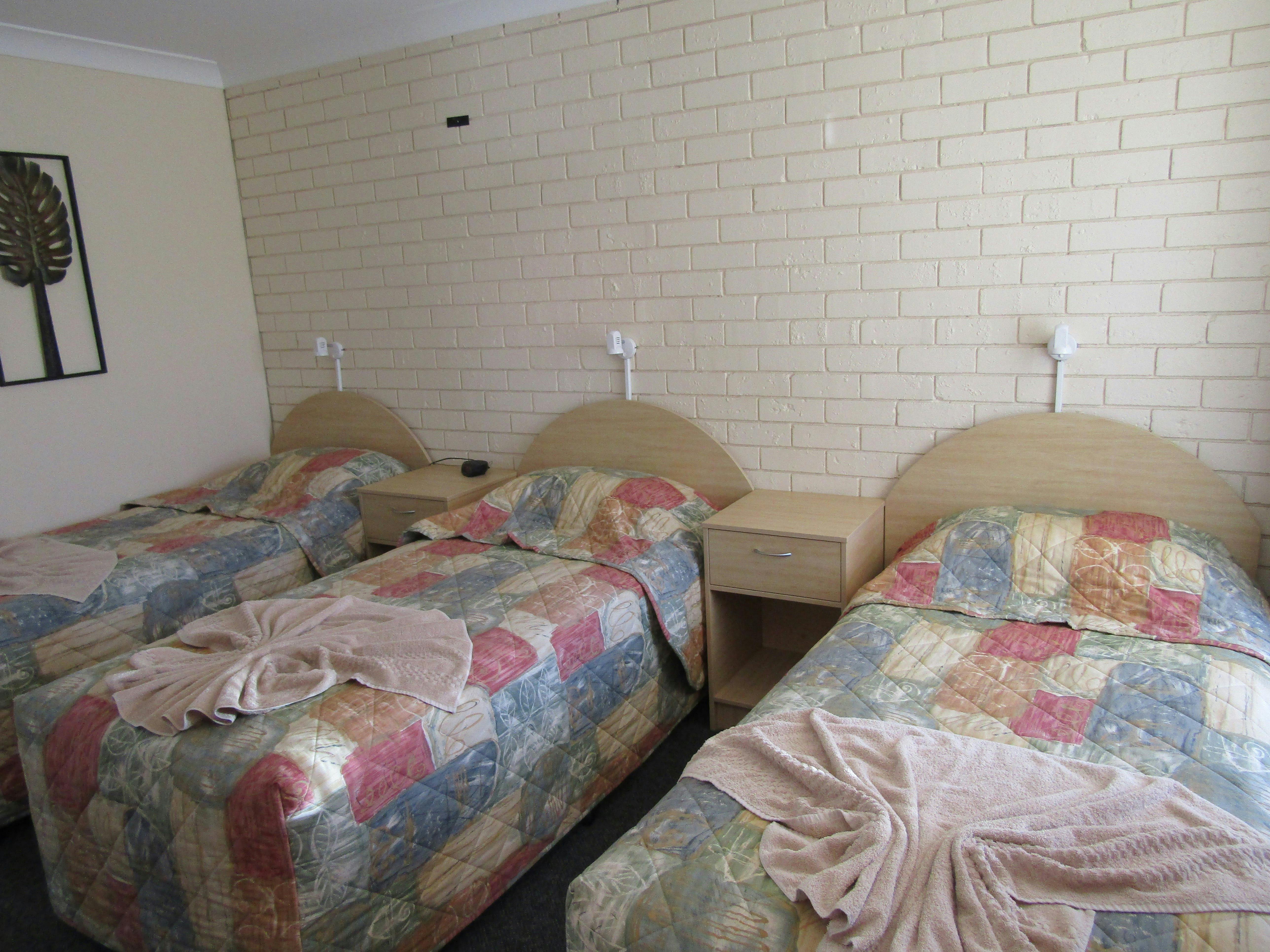2 Single Rooms, 3 Single Beds