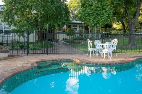 Ivanhoe Park Homestead