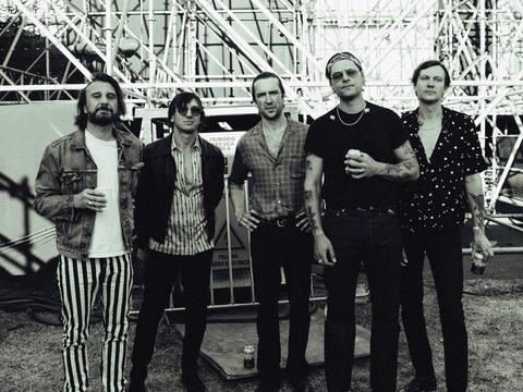 Jet Live at The Hoey!