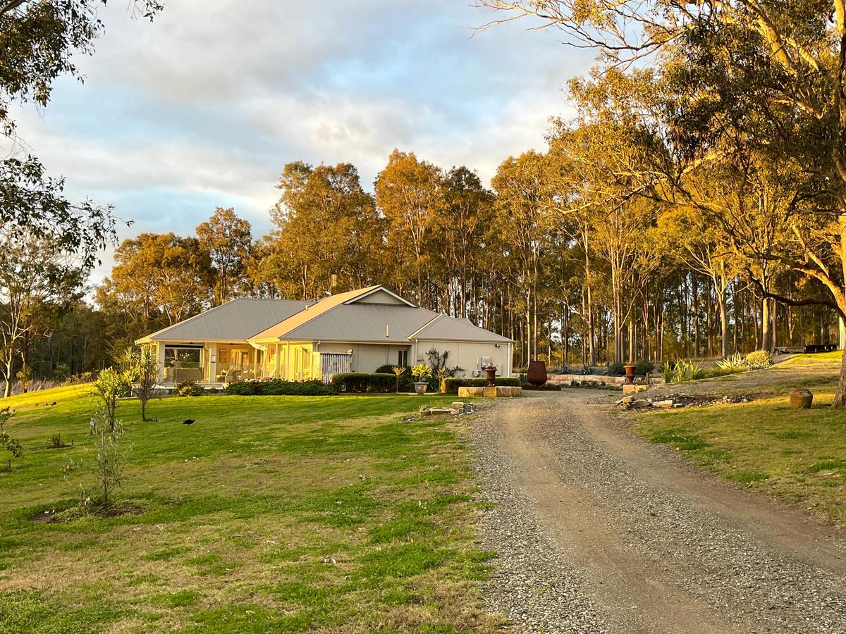 Mistletoe Lake House