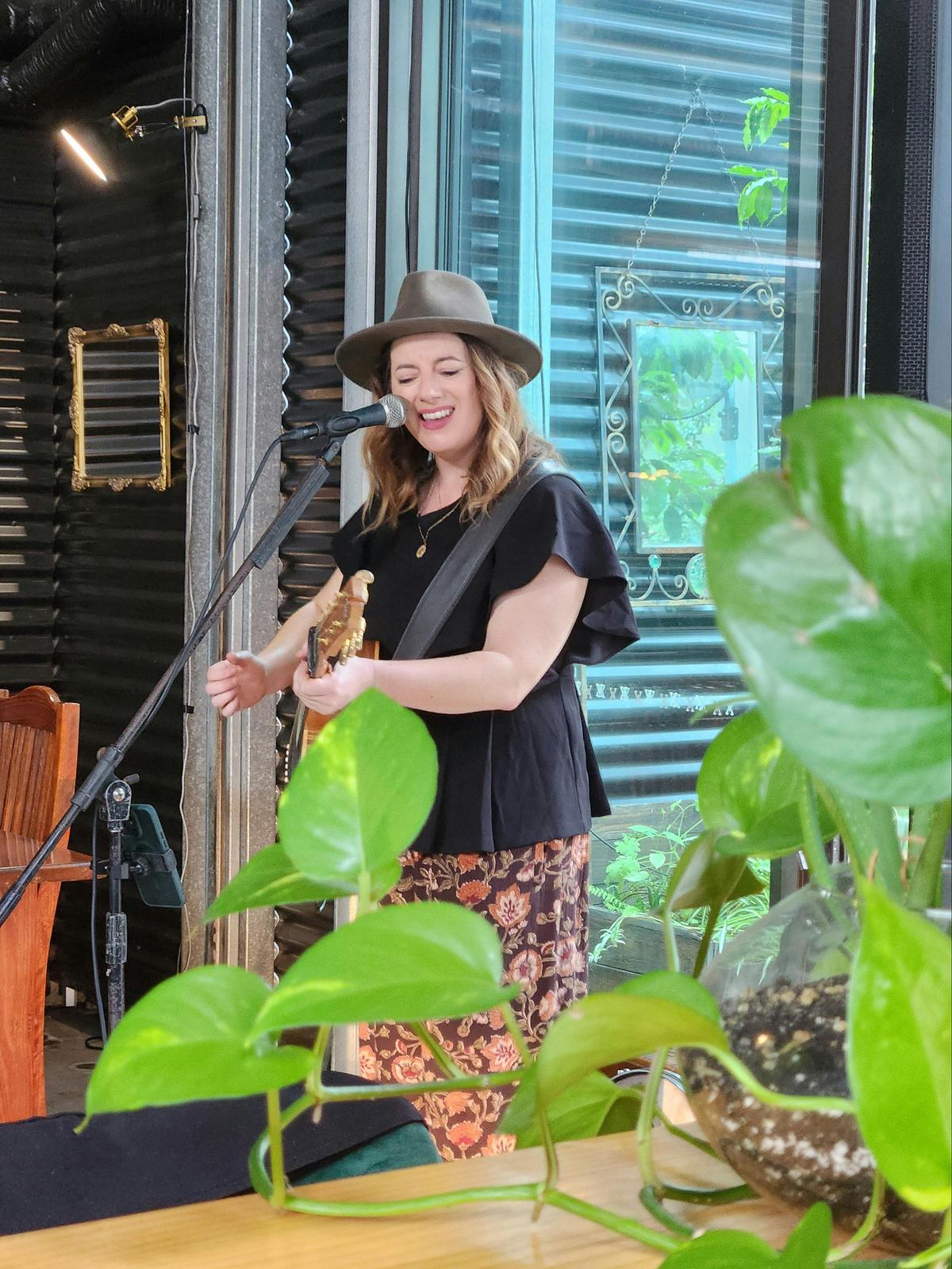 live music at Old Salt