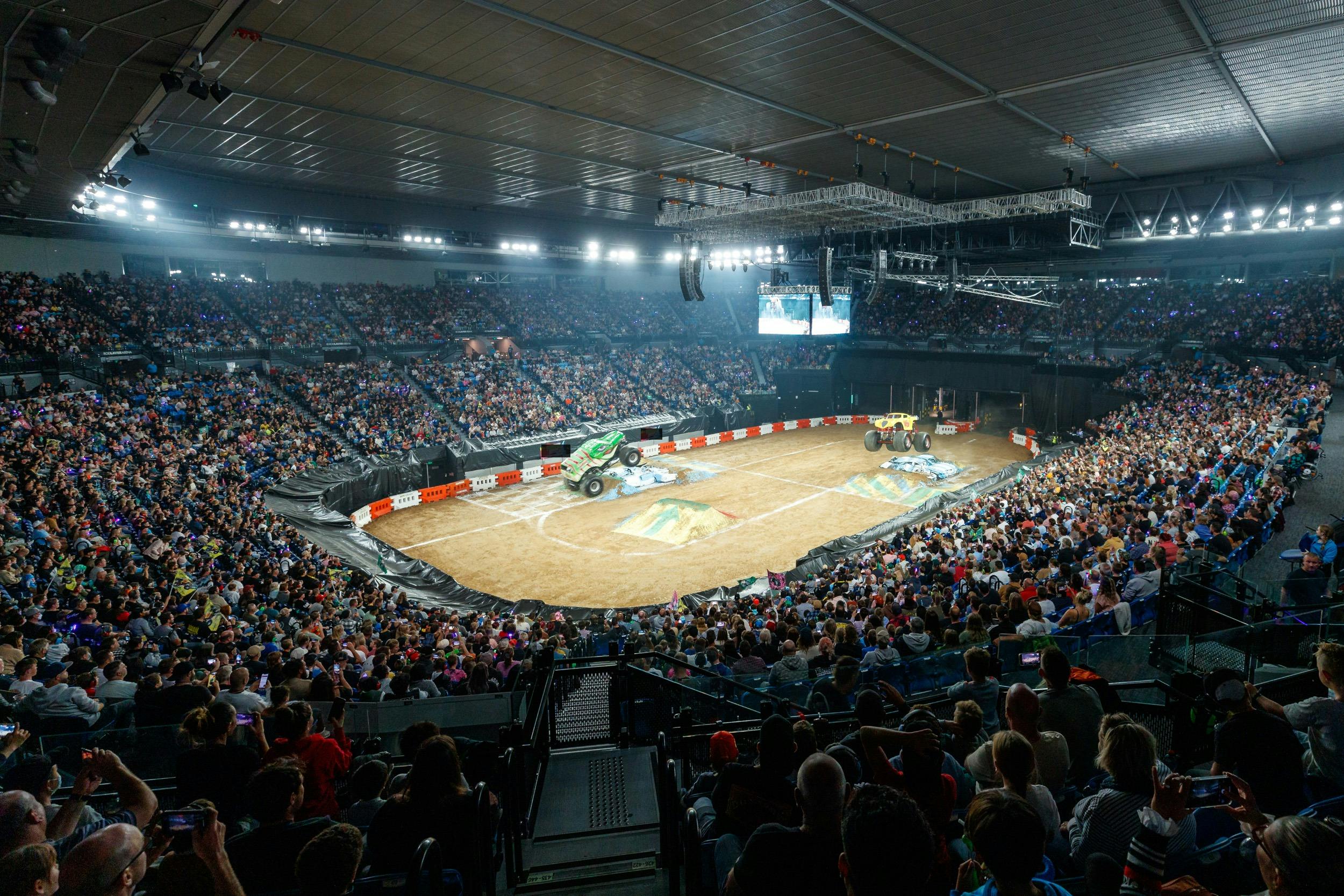 Crowd - Monster Truck Mania Live