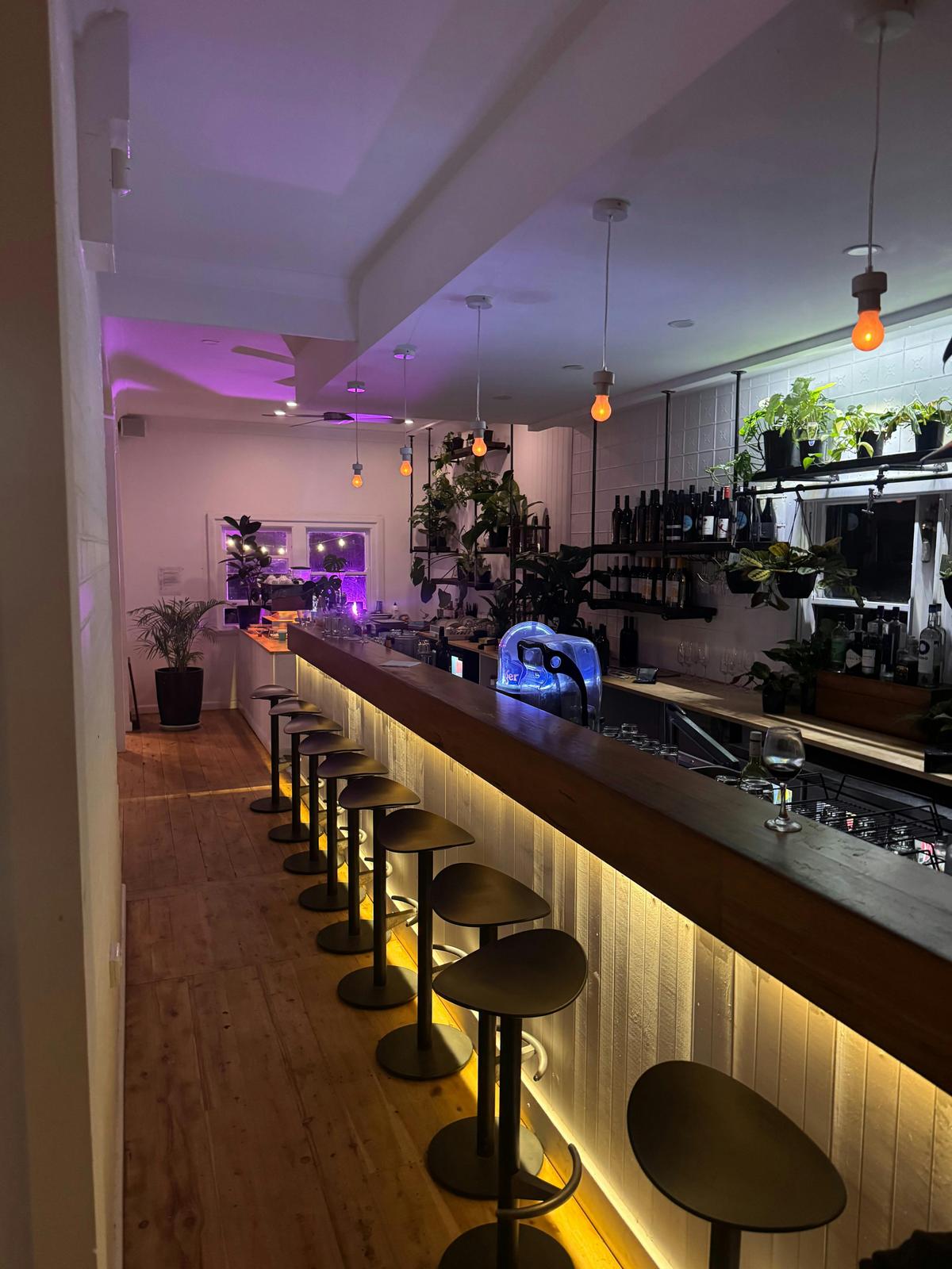 Cocktail and wine bar