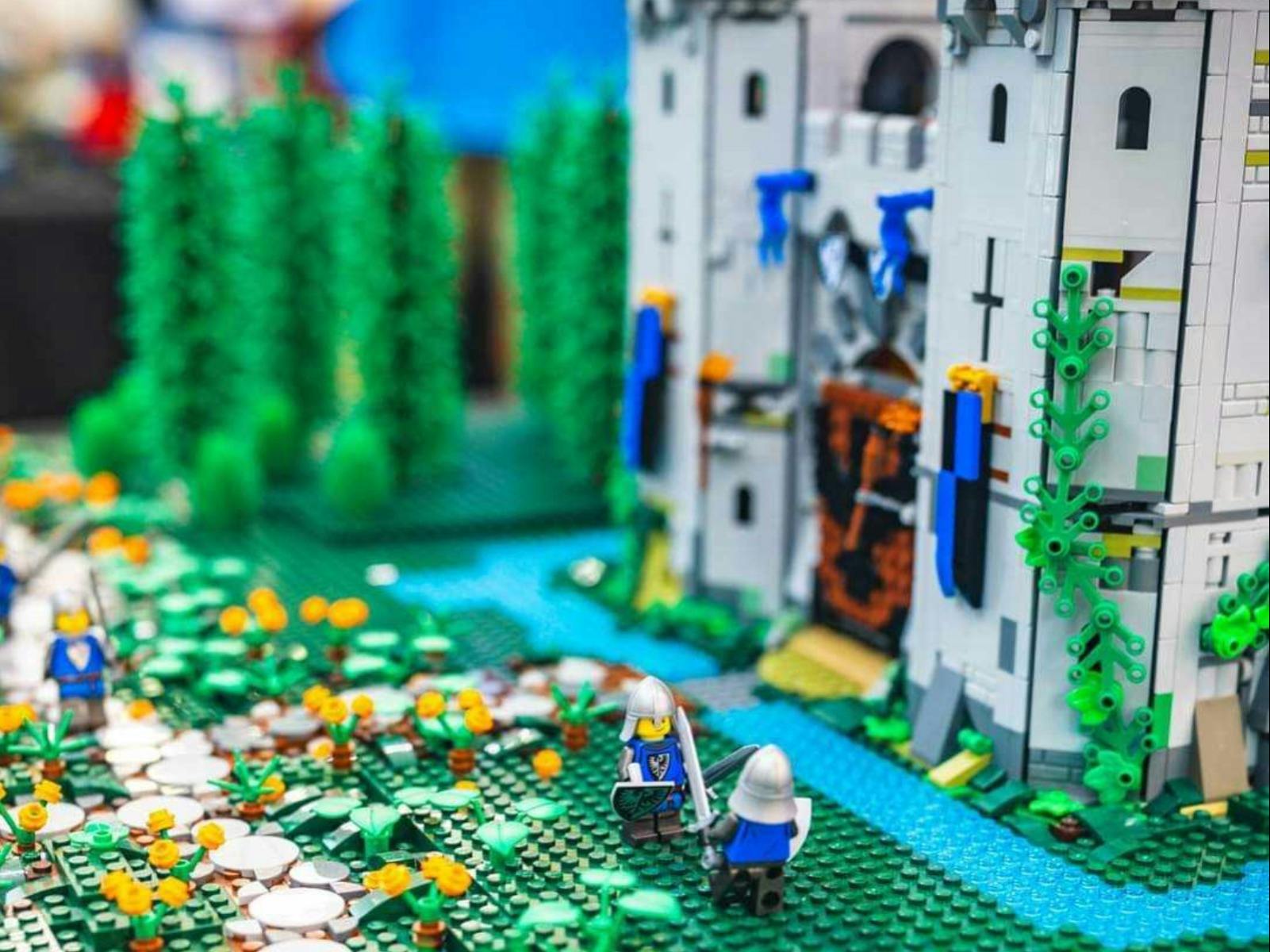 Castle - St Mary's LEGO Brick Show