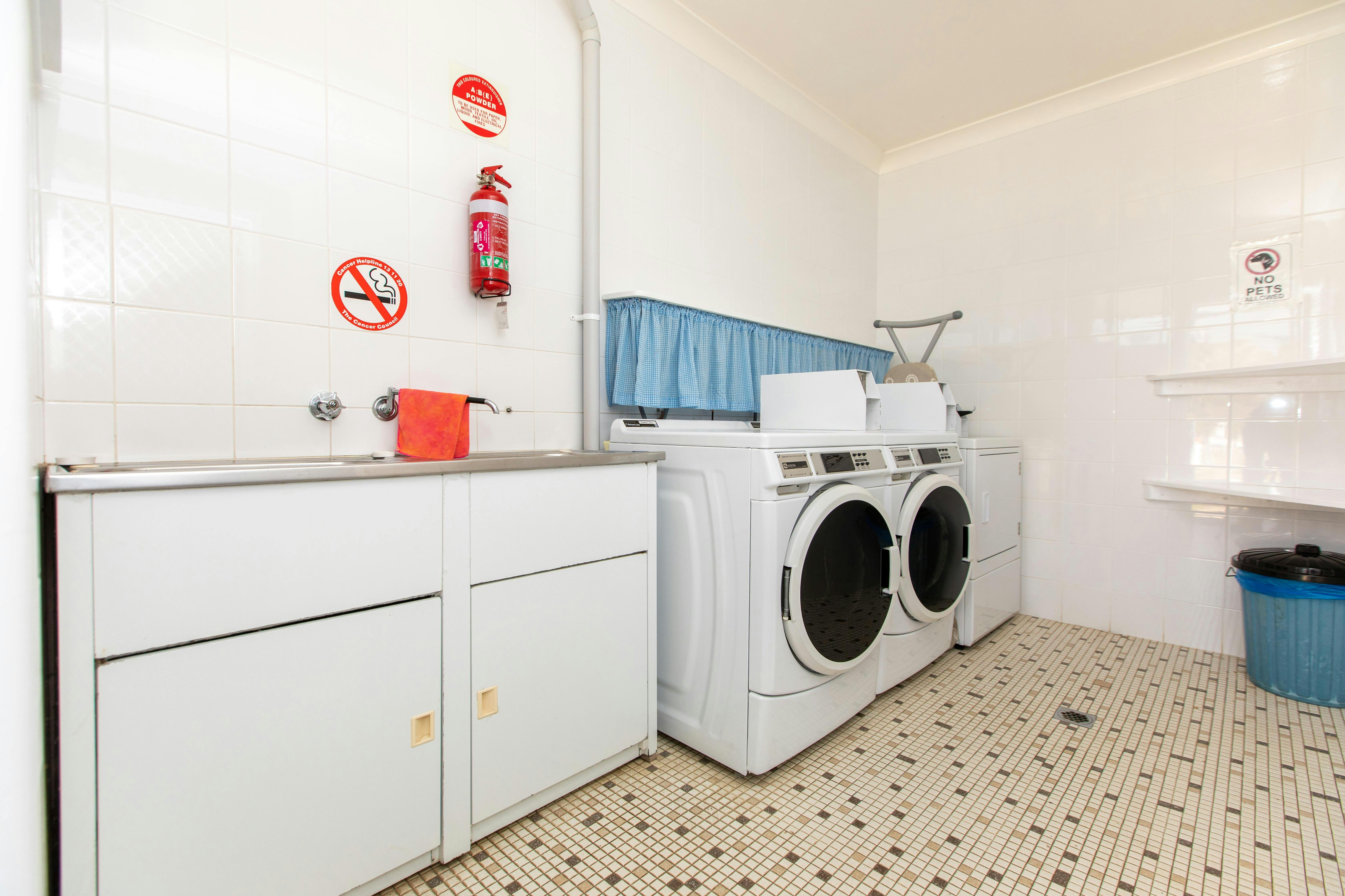 24 hour coin operated laundry modern clean  washers and dryers