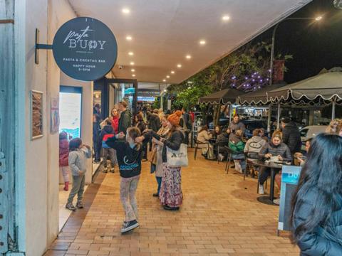 Street Beats and Eats in Huskisson