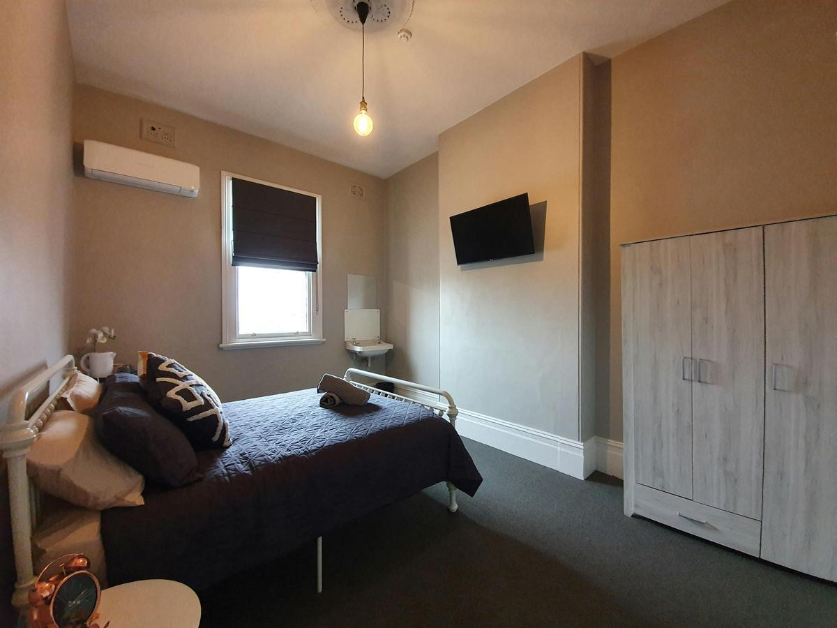 Queen Bedroom