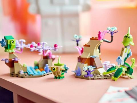 We come in "pieces": Create with Lego | Winter Holidays