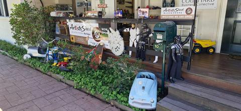 Artists Shed Nostalgia and Toys Of Yesteryear Shop