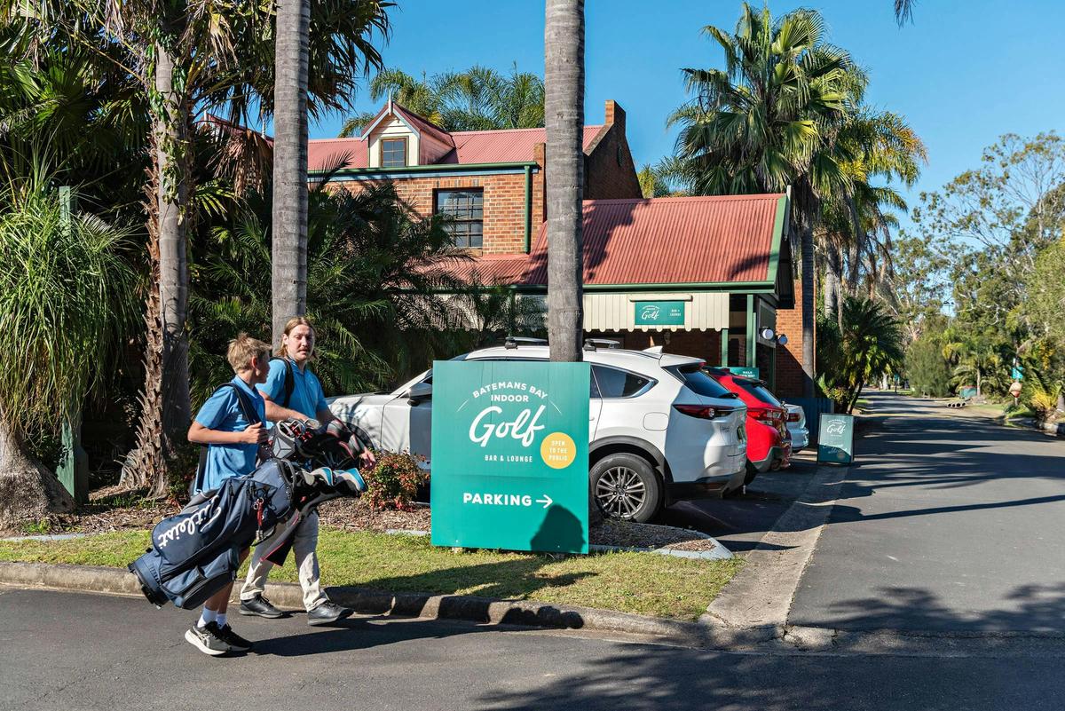 Batemans Bay Indoor Golf, Bar and Lounge