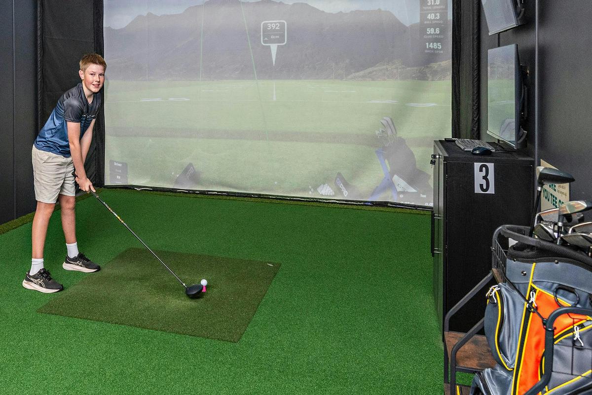Batemans Bay Indoor Golf, Bar and Lounge