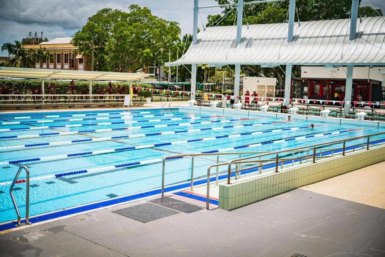 Lane pool