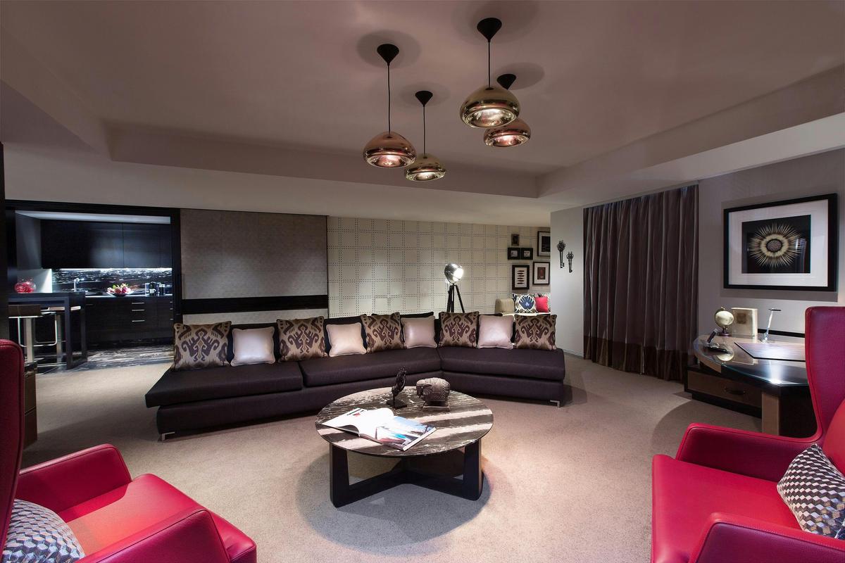 Ambassador Suite - Lounge 2