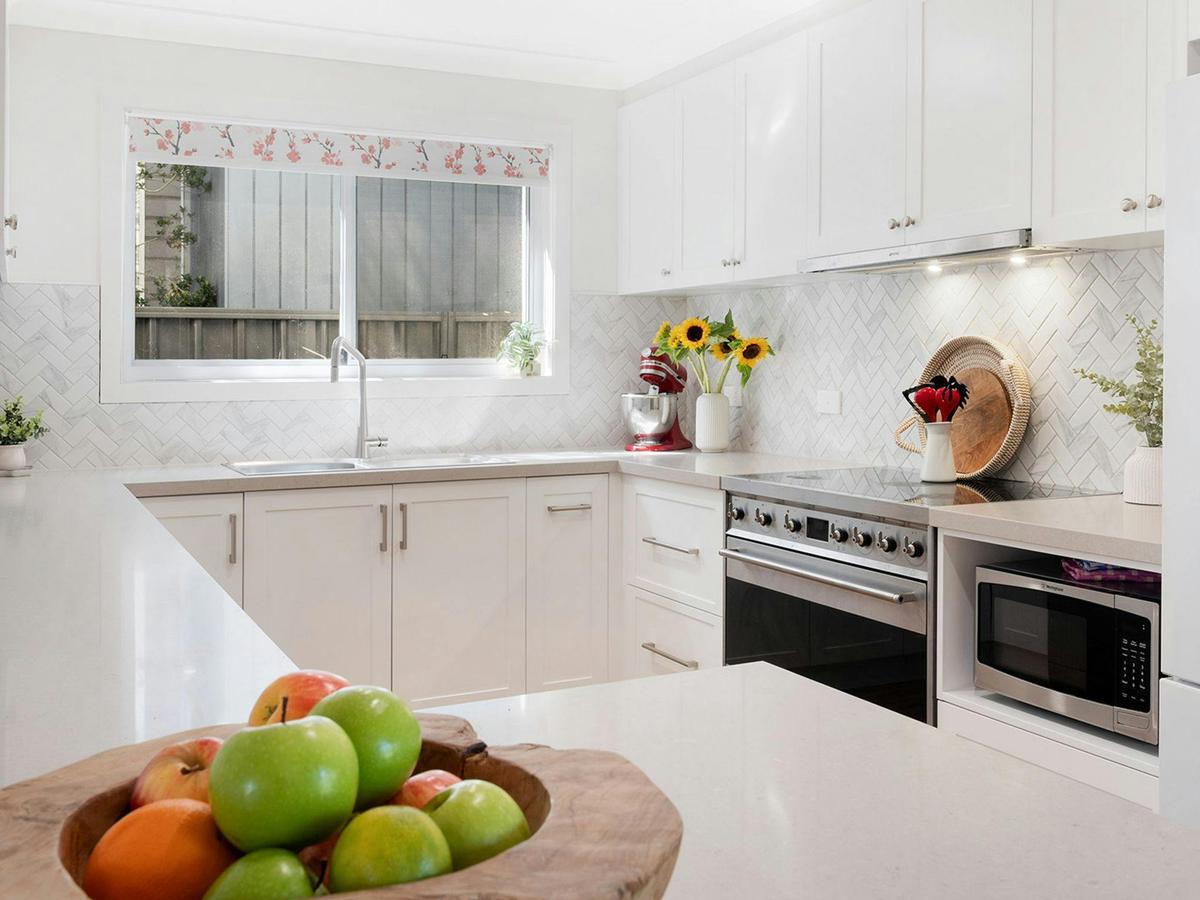 Sunshine Retreat | Kitchen | Dishwasher | Microwave | Oven | Induction cooktop | Coffee machine | To