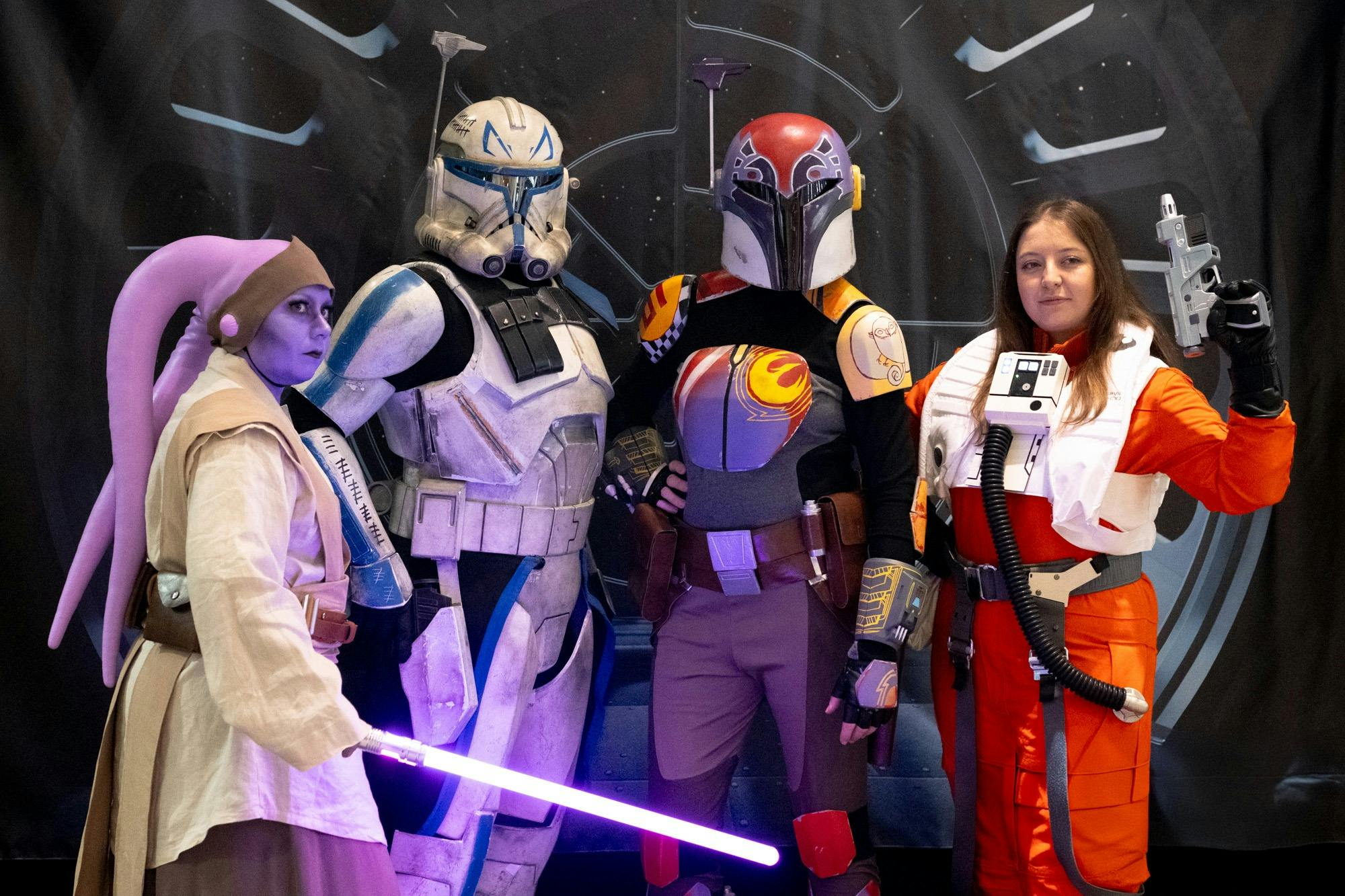 Star Wars cosplayers bringing iconic characters to life on the show floor