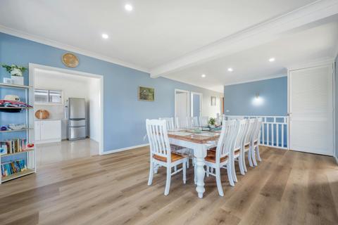 The Beach House - Lake Cathie