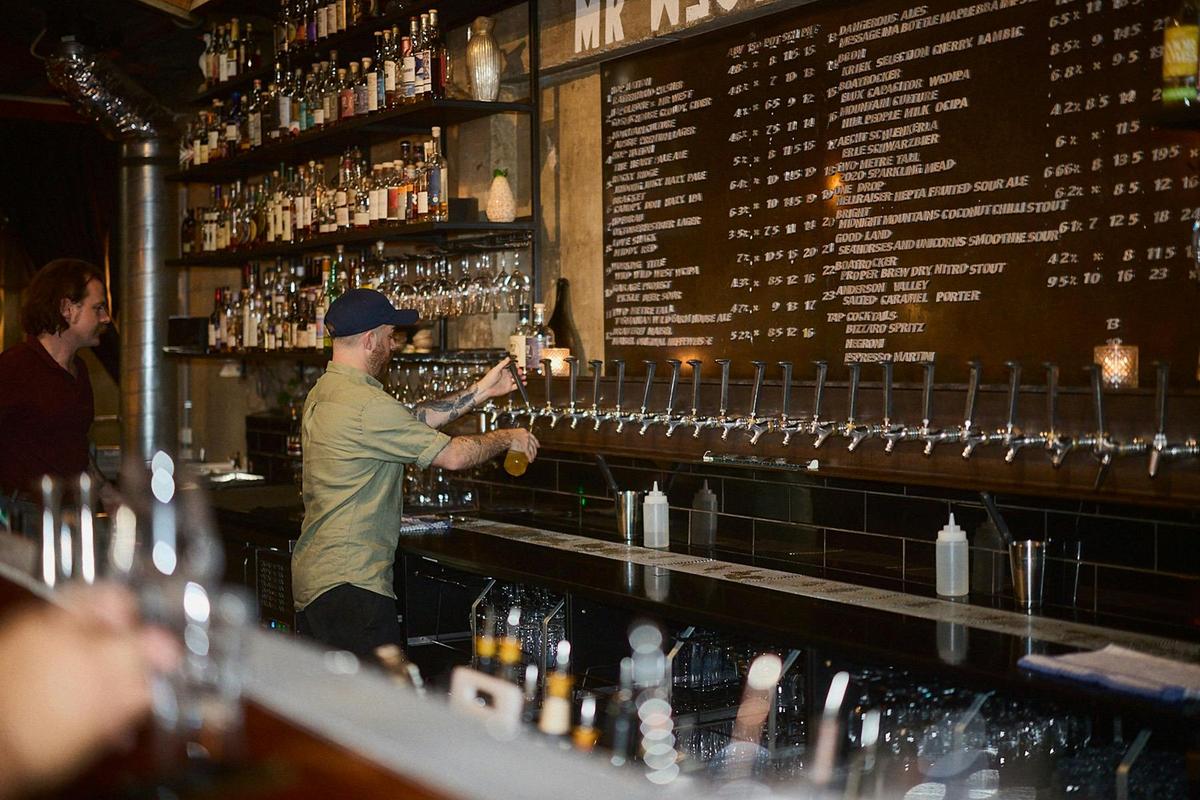 Mr West Bar & Bottle Shop