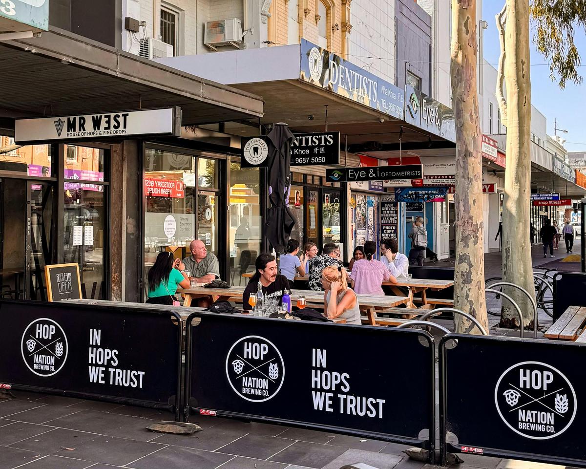 Mr West Bar & Bottle Shop
