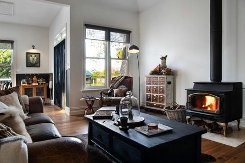 Arichonan House