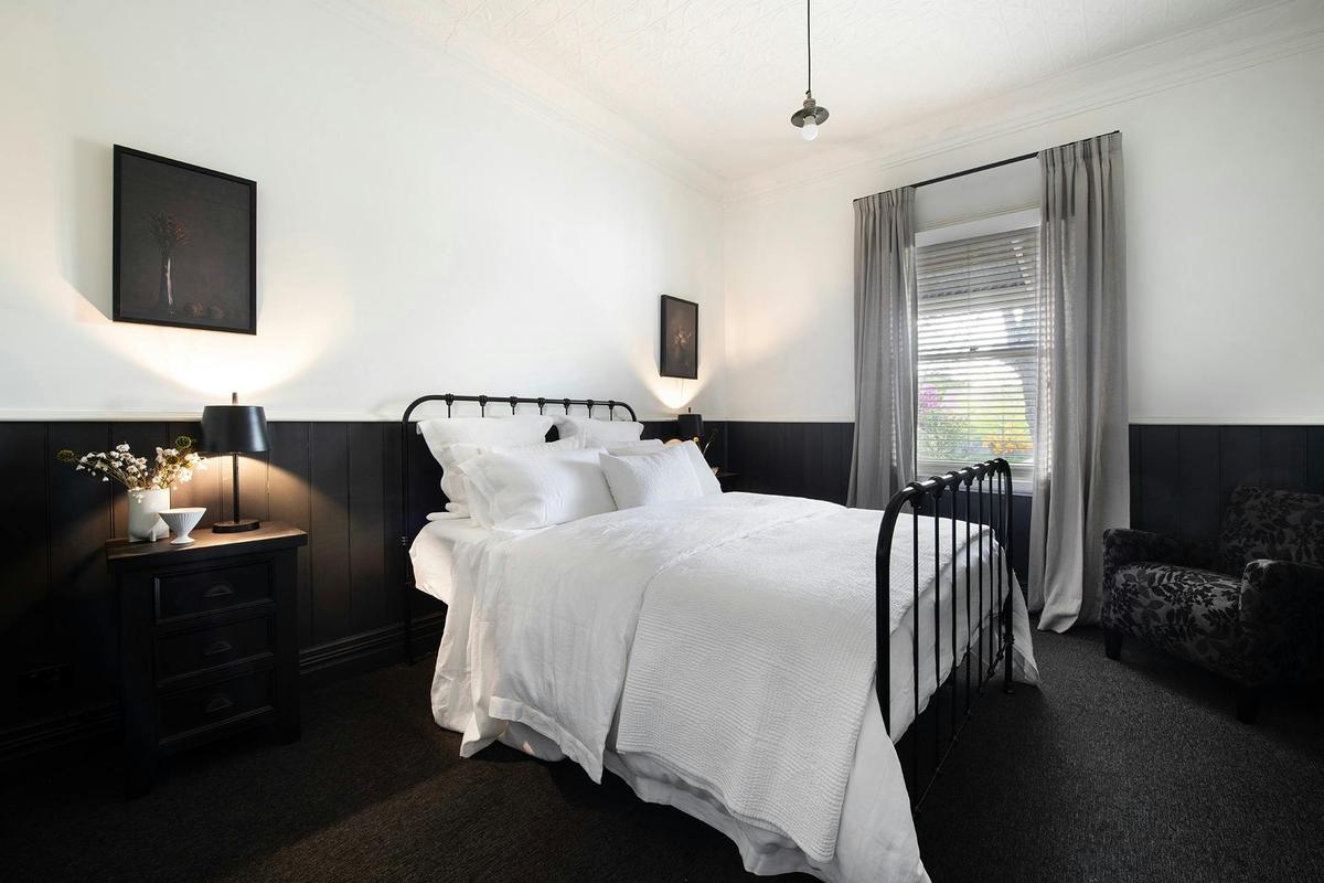 Enjoy a good nights sleep in the master bedroom with a queen bed