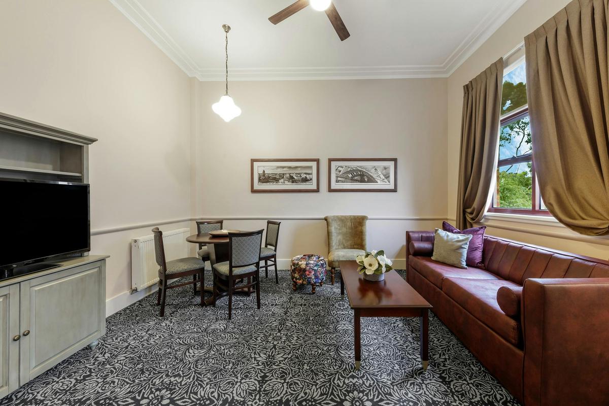 1 Bedroom Living Area