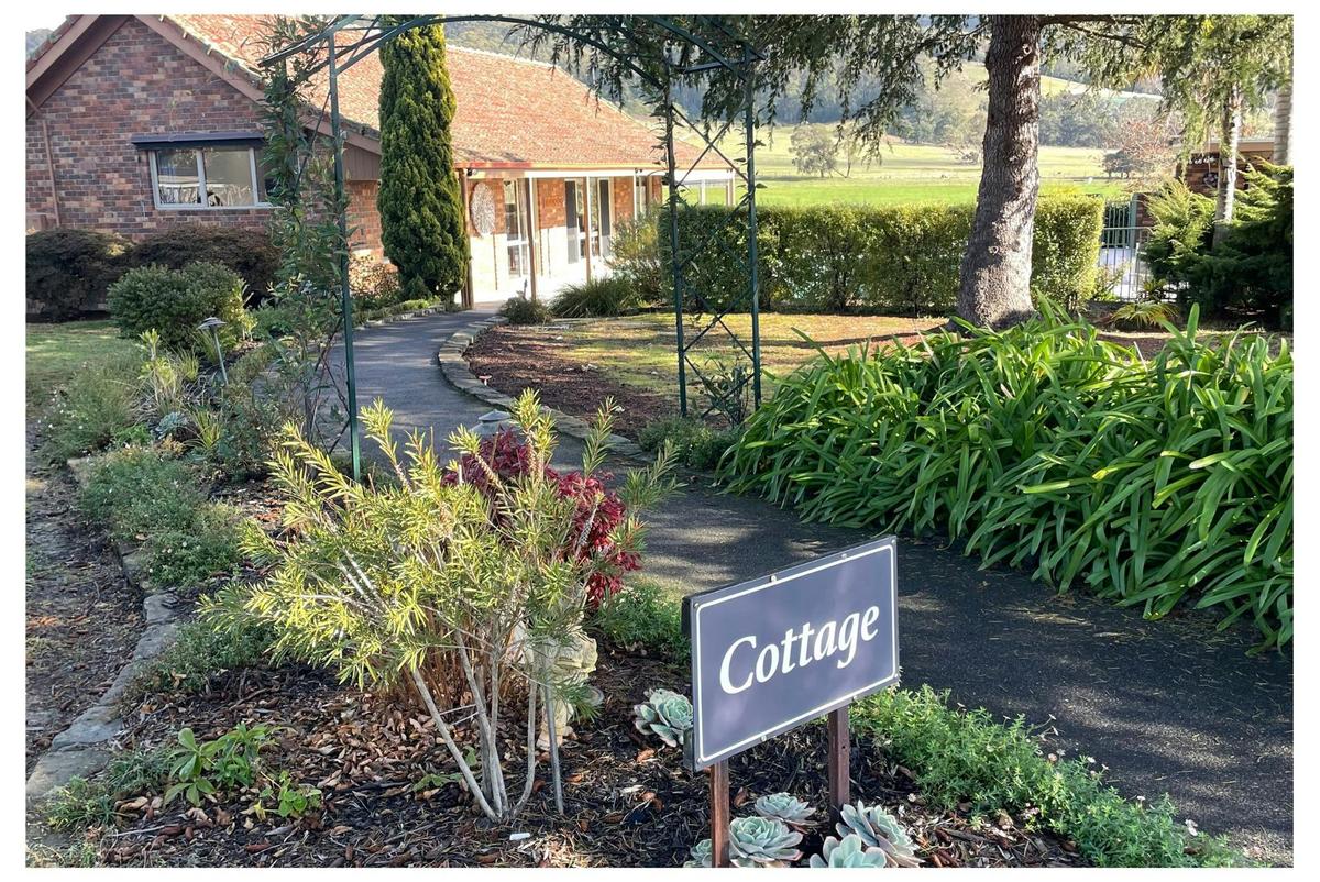 Cottage - With the best vibe and accommodates all tastes and needs.