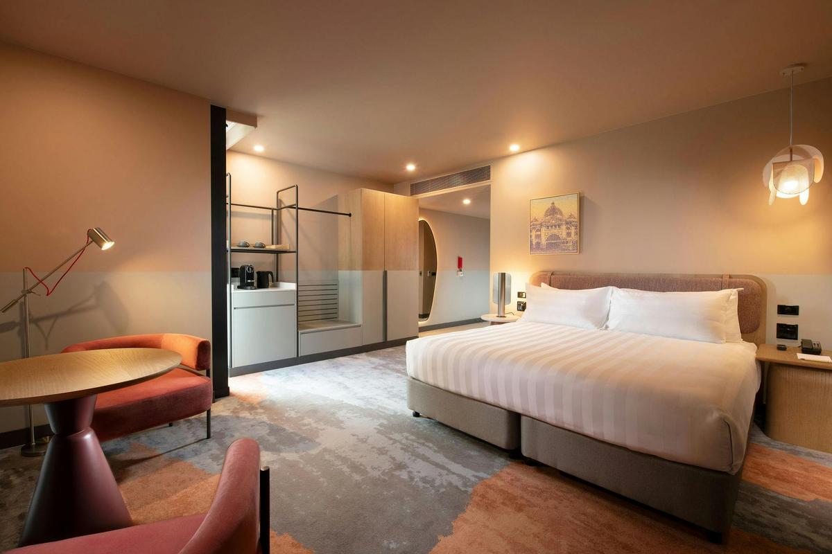 Standard Room 1 King Bed Accessible