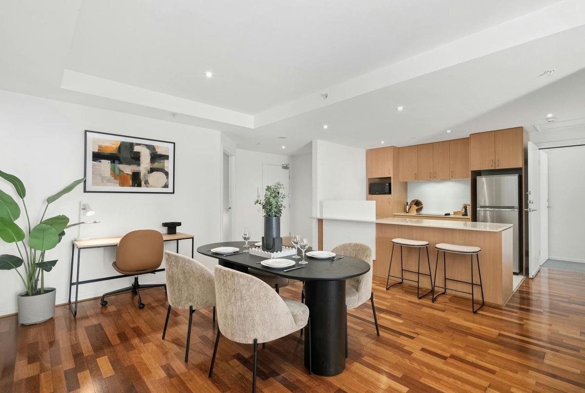 Dining Room - Nolo Apts. Lonsdale St.