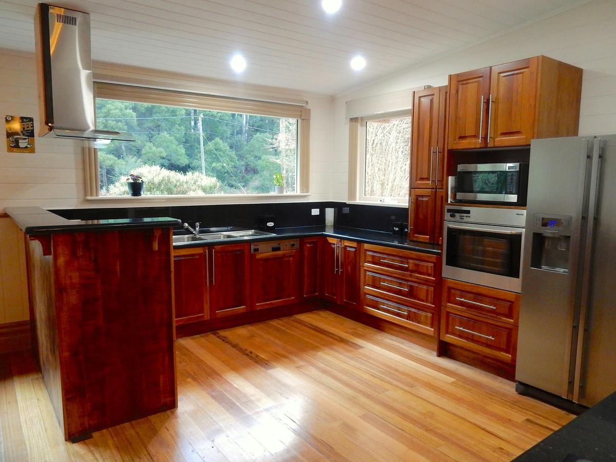 Riverwood cottage accessible kitchen