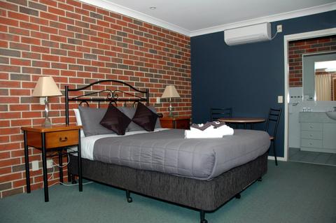 Standard Queen Suite