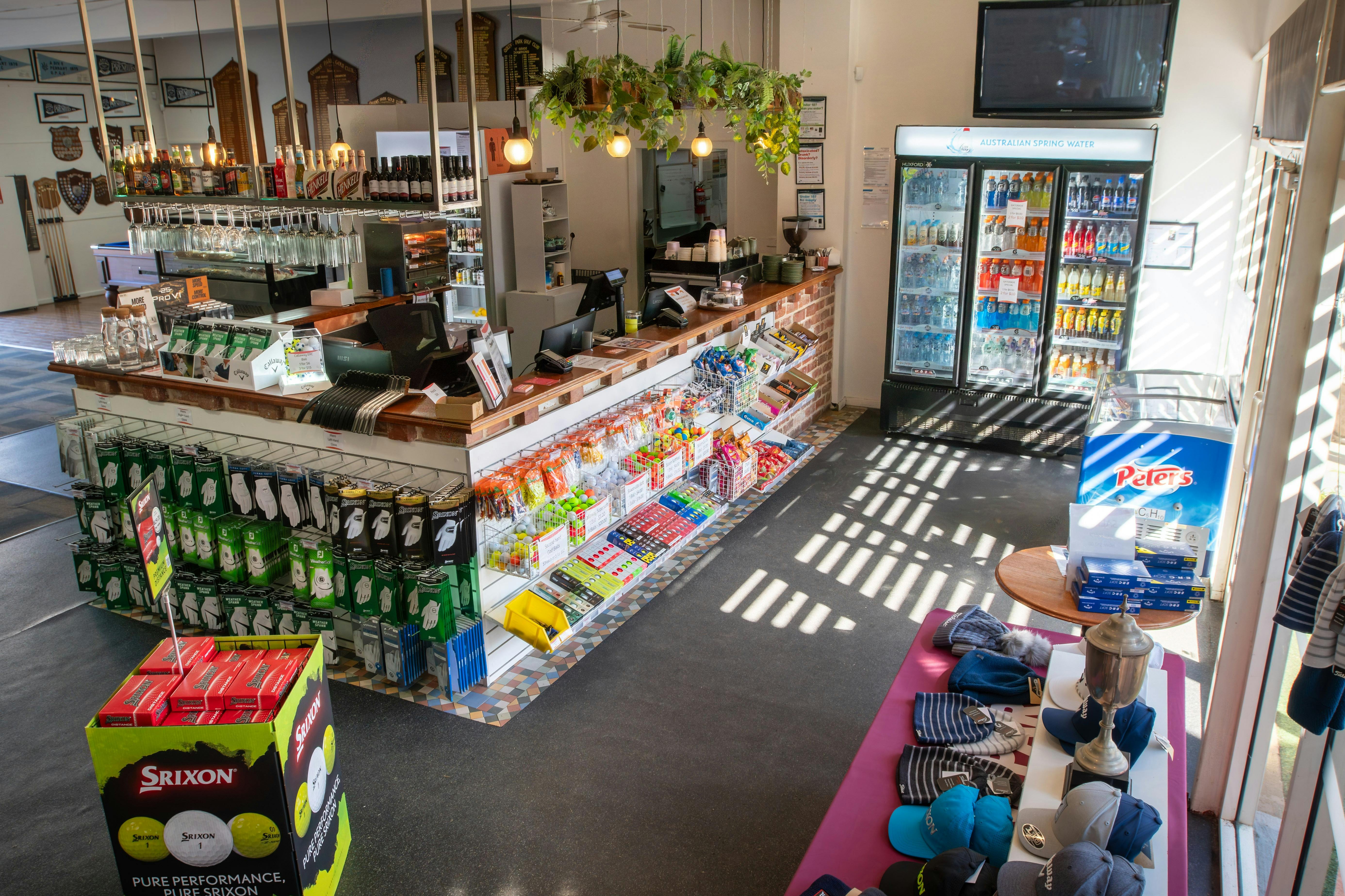 Golf Shop & Cafe