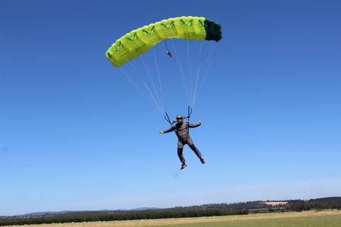 Commando Skydivers