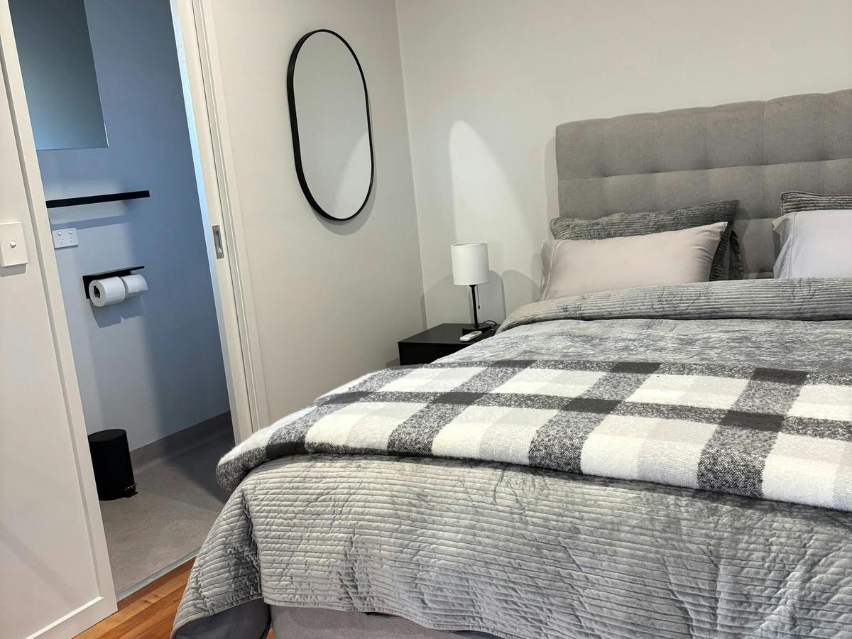 Bedroom and ensuite
