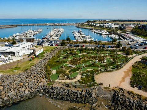 Waterfront Mini Golf at Wyndham Harbour