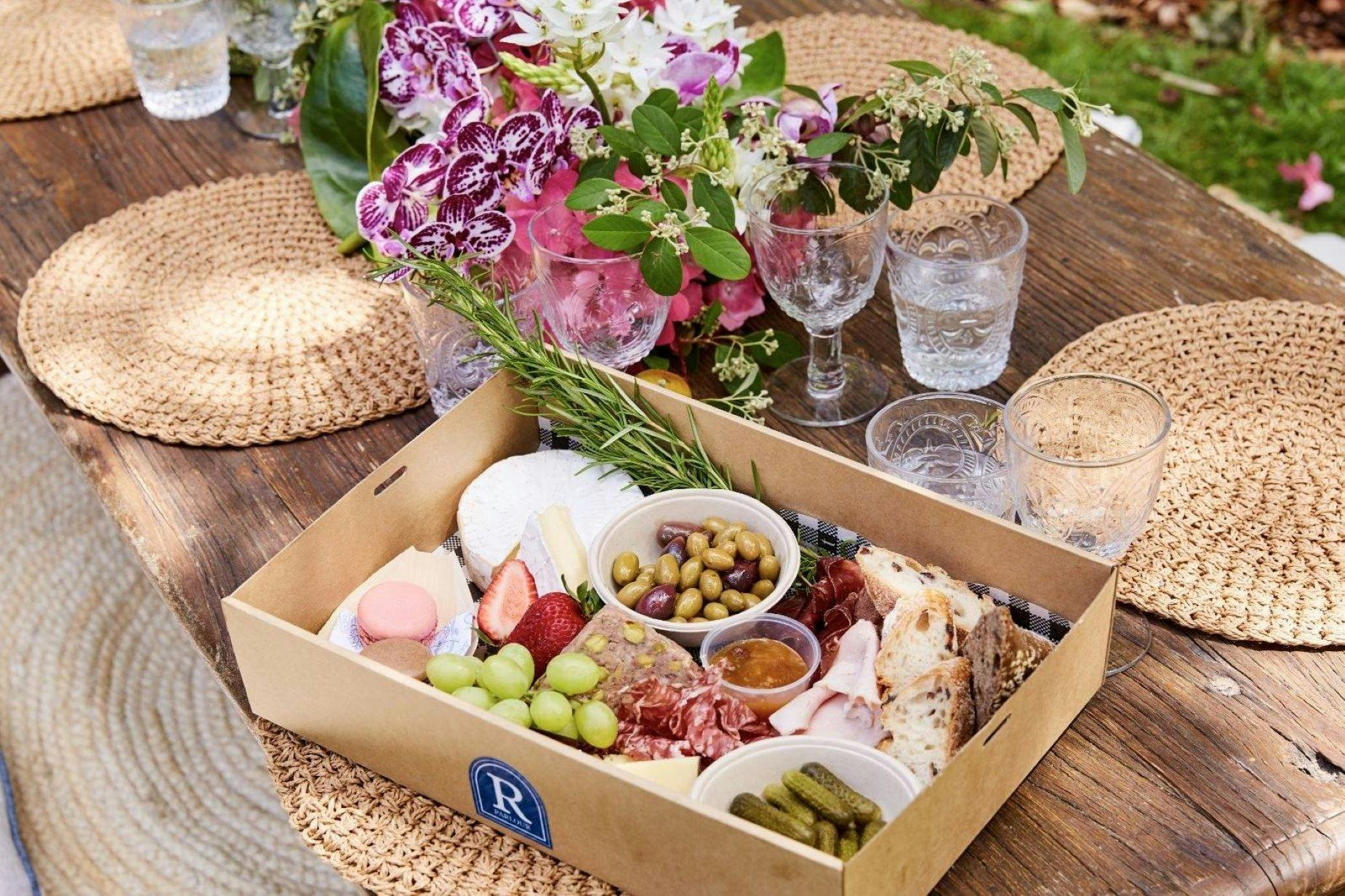 Picnic boxes