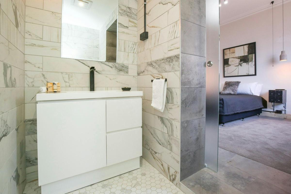 Indulge Apartments - Urban Collection