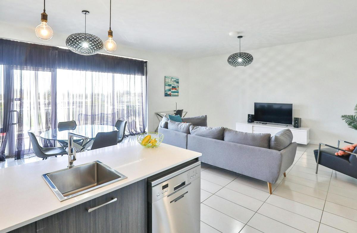 Indulge Apartments - CBD Apartments