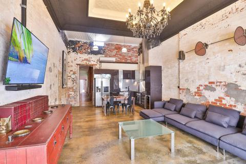 Eighth Street Apartment