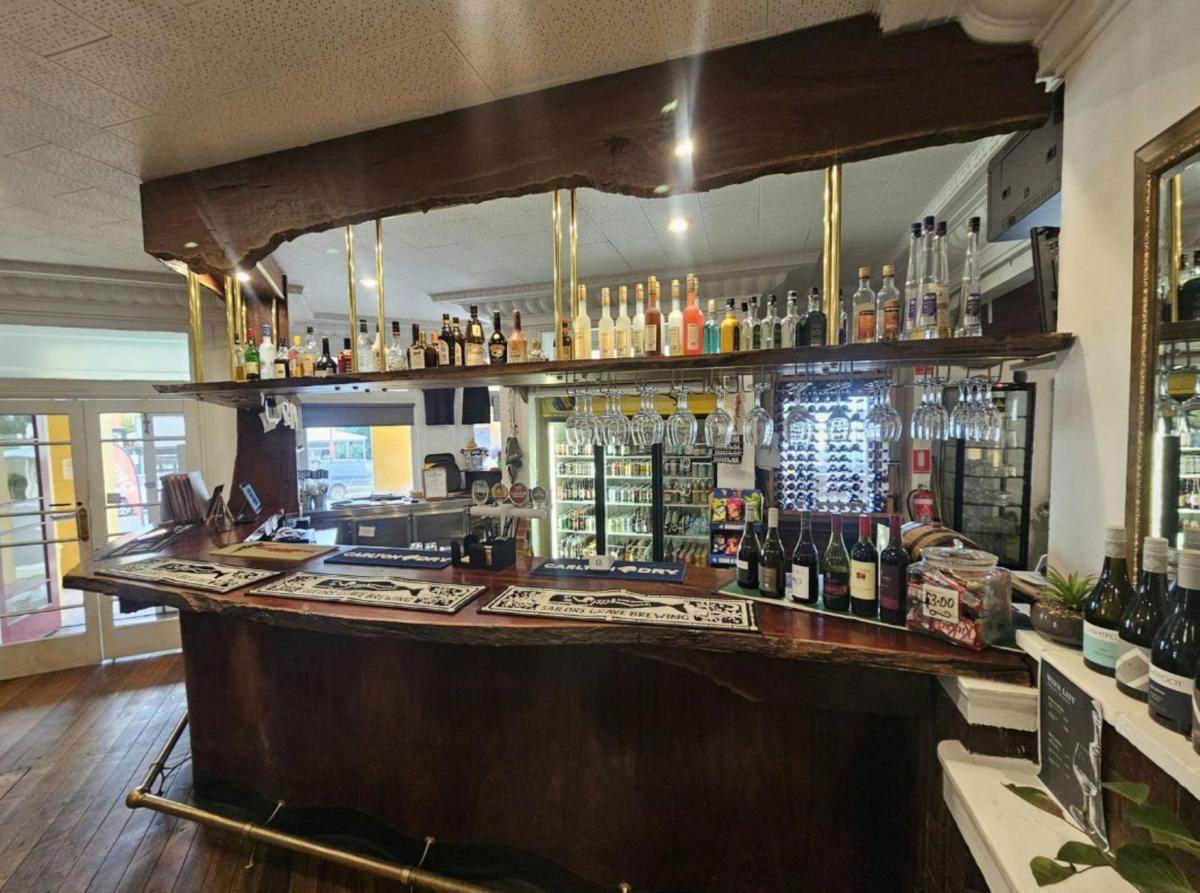 Bar