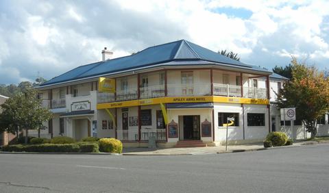 Apsley Arms Hotel