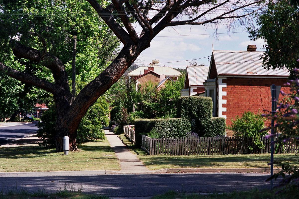 Lambie St