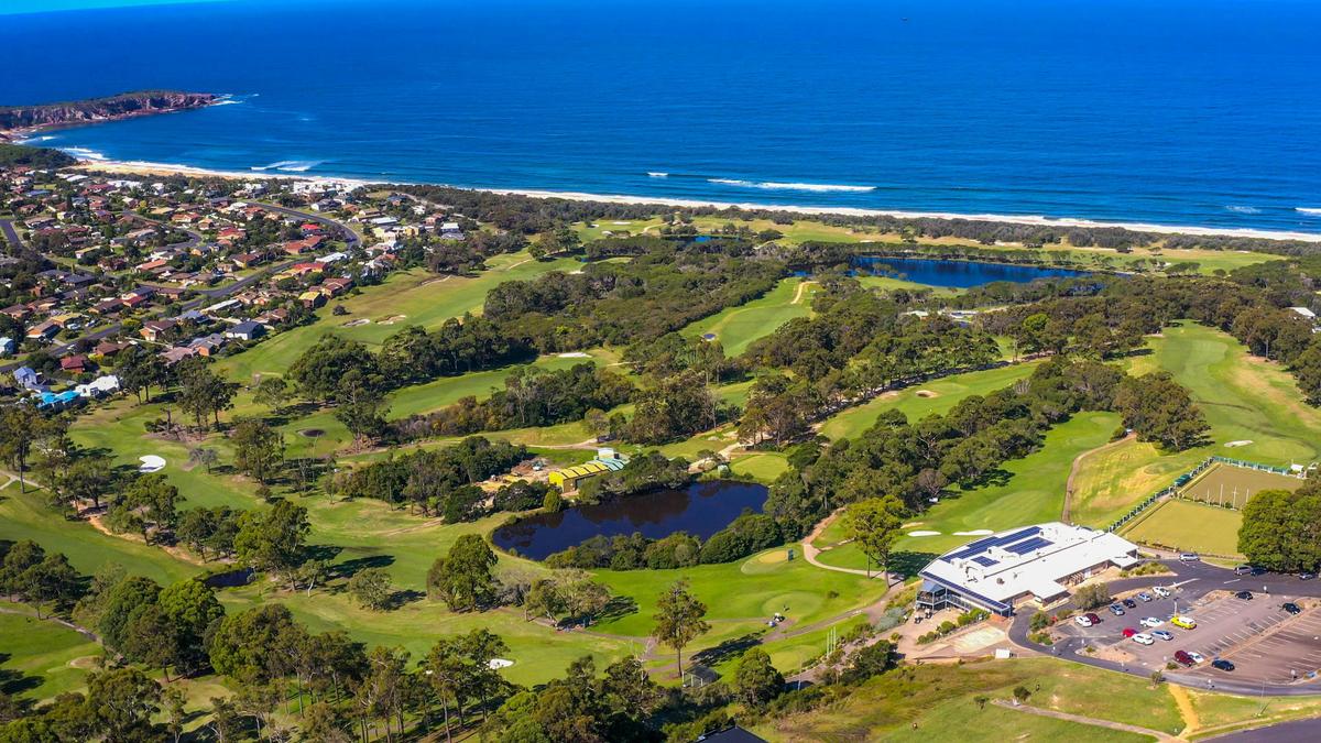 Overview of Tura Beach Country Club