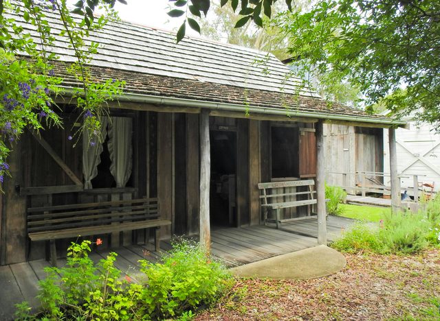 Mary Boulton Pioneer Cottage and Museum