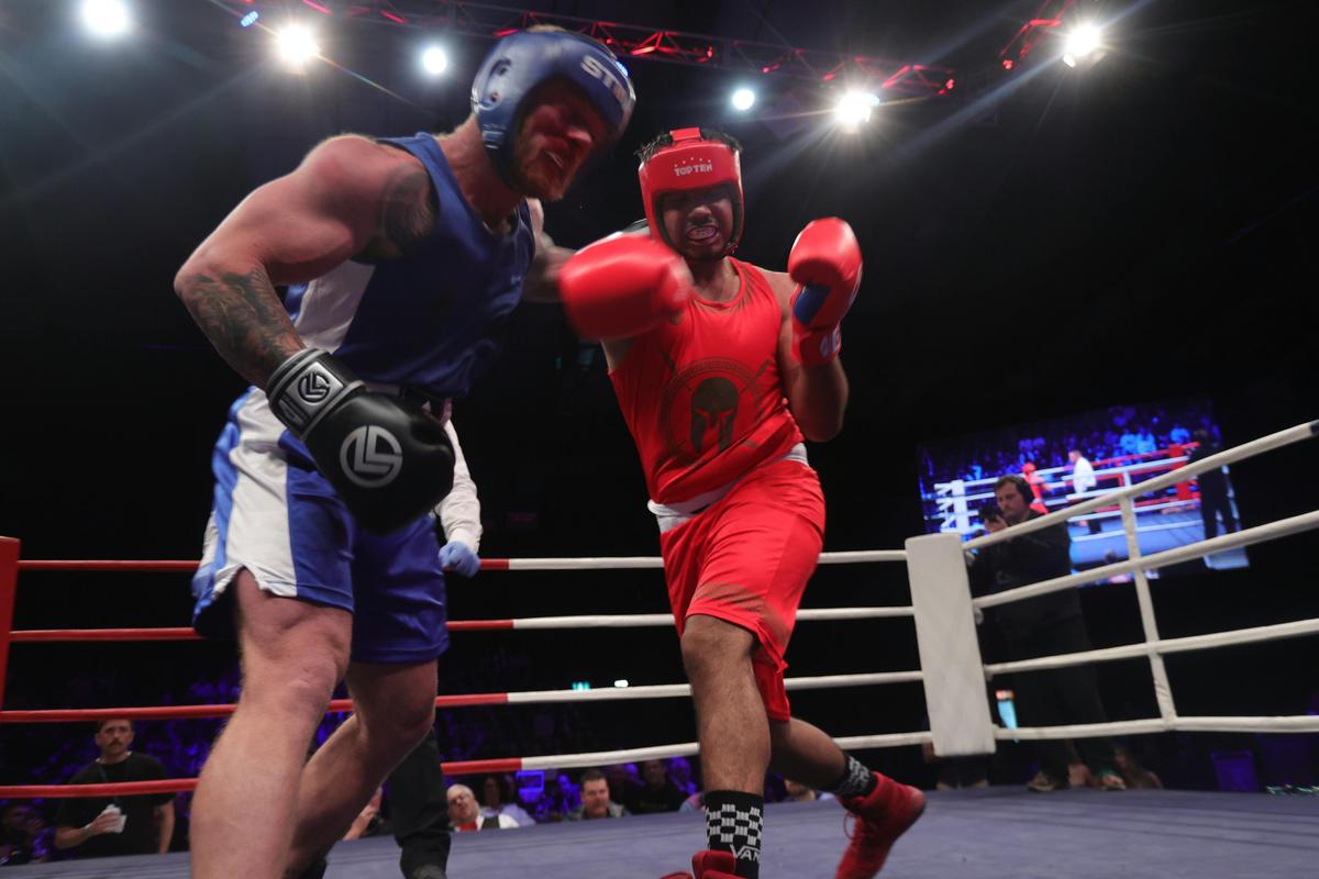 Action shot 2 fighters giving there all.