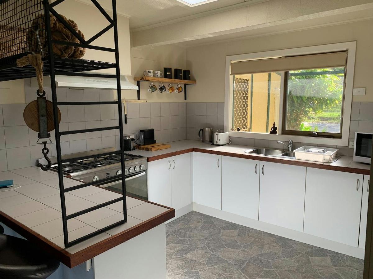 Cabin 16 - Kitchen