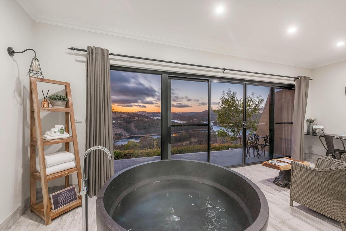 Valley View Suite