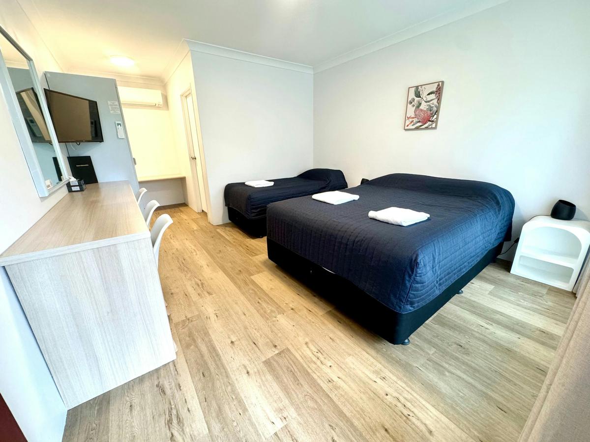 Twin or Triple Room with comfortable setup, ideal for stopovers, work and visits to Sutherland Shire