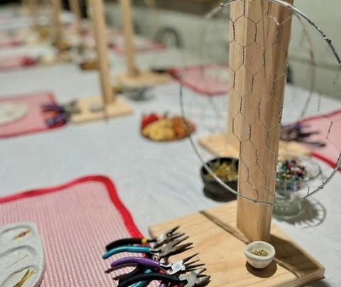 Chicken wire sun catcher with The Artisans Table